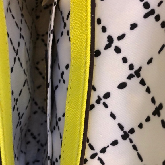 purses - Picture 3 of 4